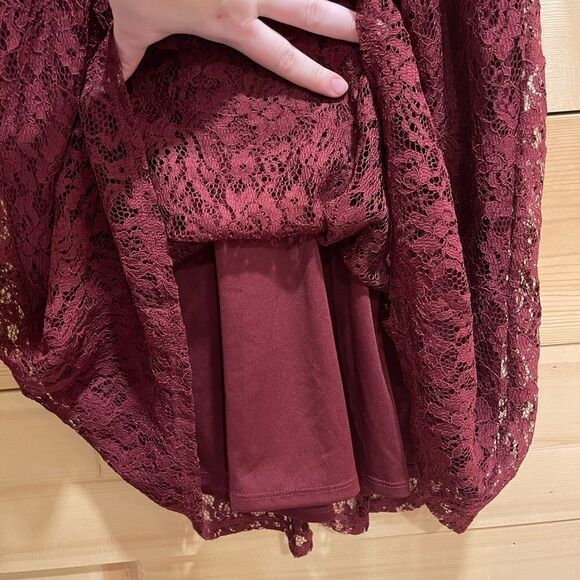 Francesca’s Wine Lace Mini Dress Small - Picture 5 of 8